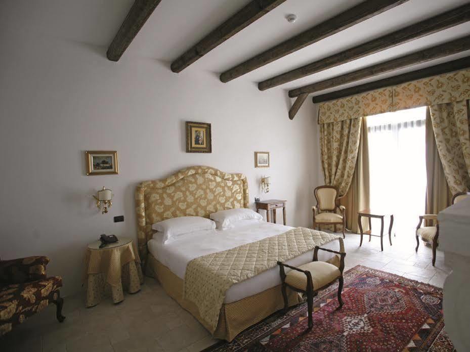 Hotel Masseria Relais Del Cardinale 5*